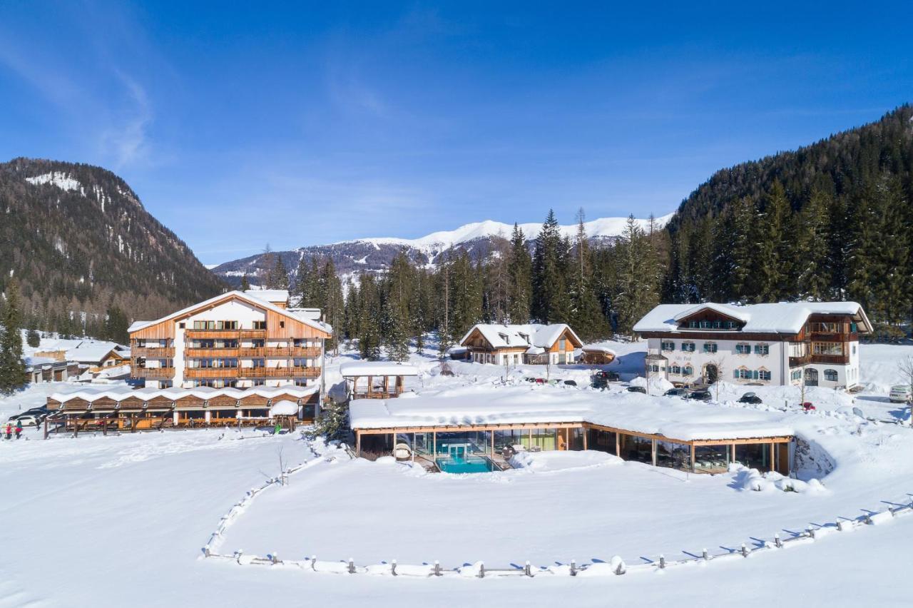 Hotel Dolomitenhof & Chalet Alte Post Сесто Экстерьер фото