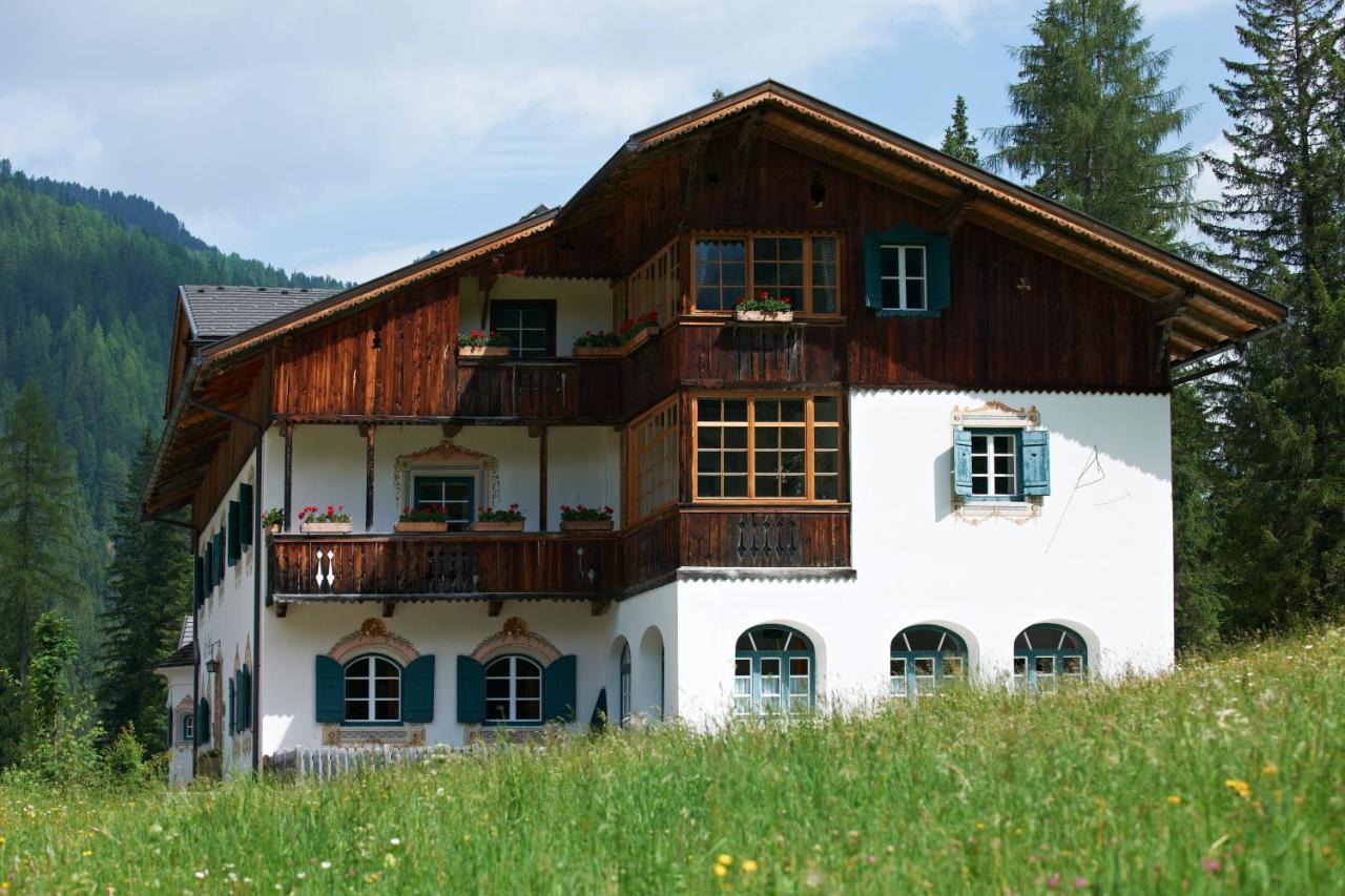 Hotel Dolomitenhof & Chalet Alte Post Сесто Экстерьер фото