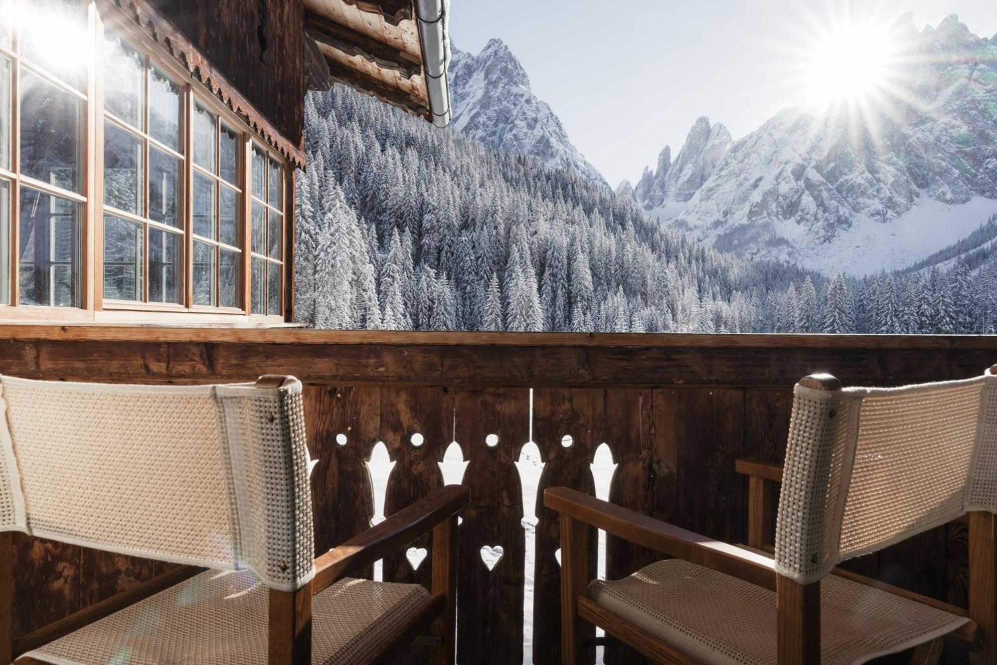 Hotel Dolomitenhof & Chalet Alte Post Сесто Экстерьер фото