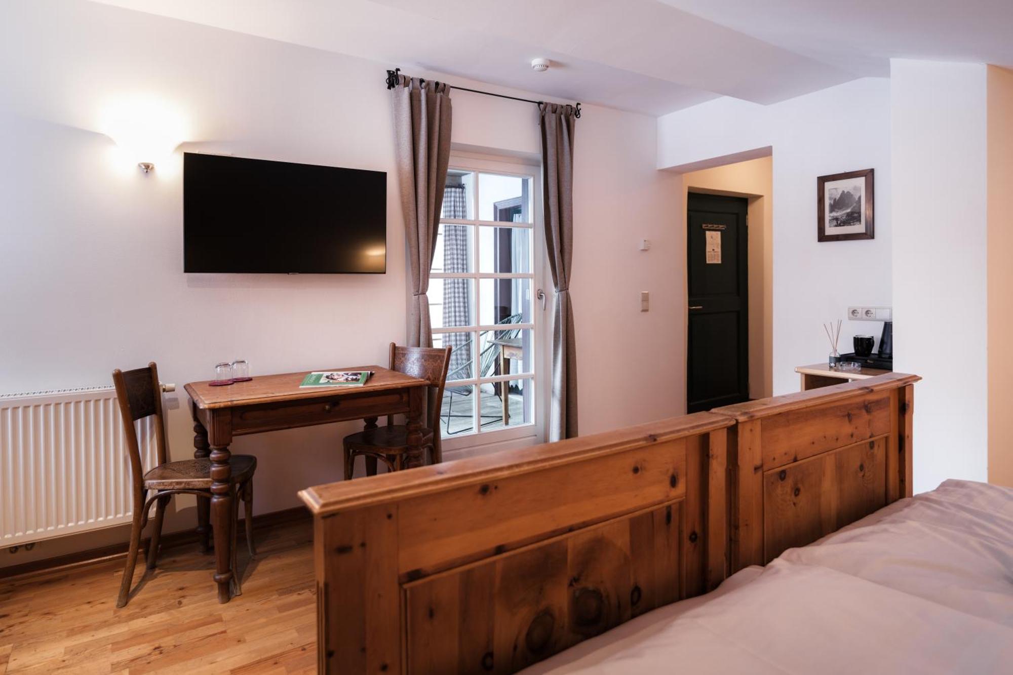 Hotel Dolomitenhof & Chalet Alte Post Сесто Экстерьер фото