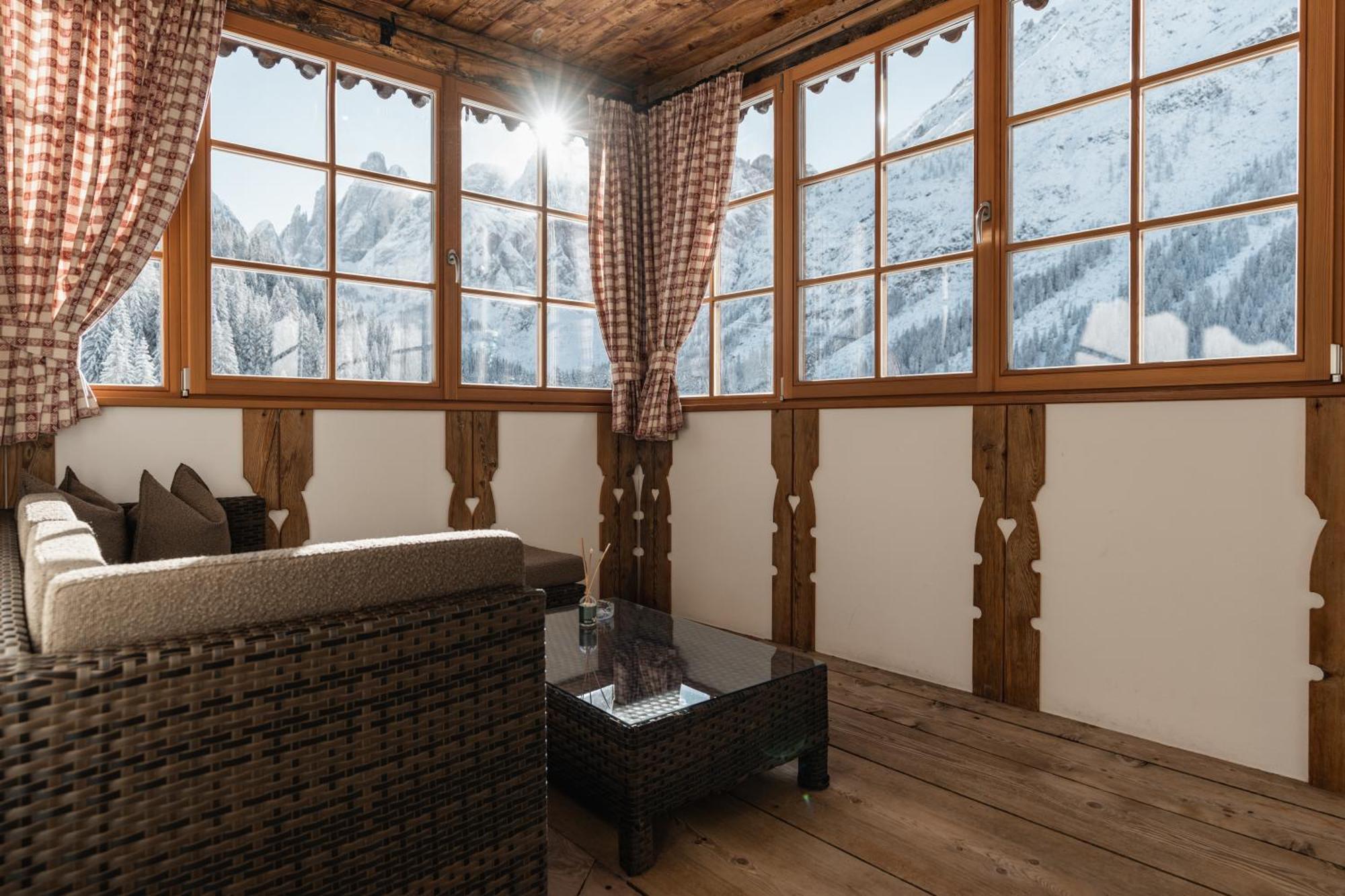 Hotel Dolomitenhof & Chalet Alte Post Сесто Экстерьер фото