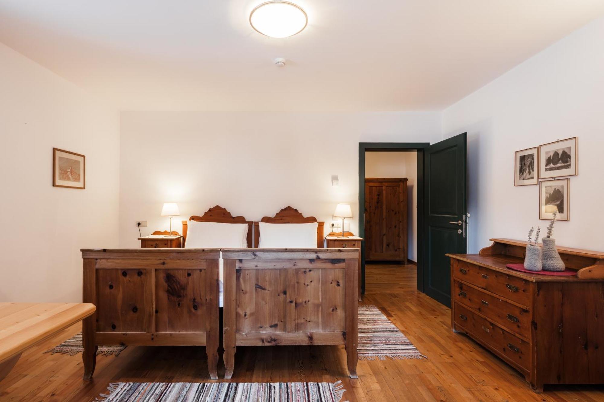 Hotel Dolomitenhof & Chalet Alte Post Сесто Экстерьер фото