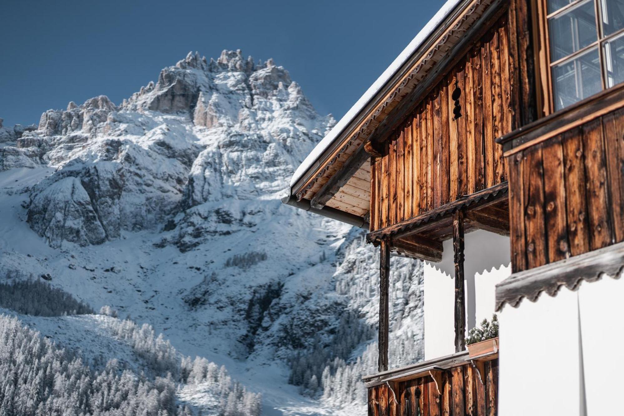 Hotel Dolomitenhof & Chalet Alte Post Сесто Экстерьер фото