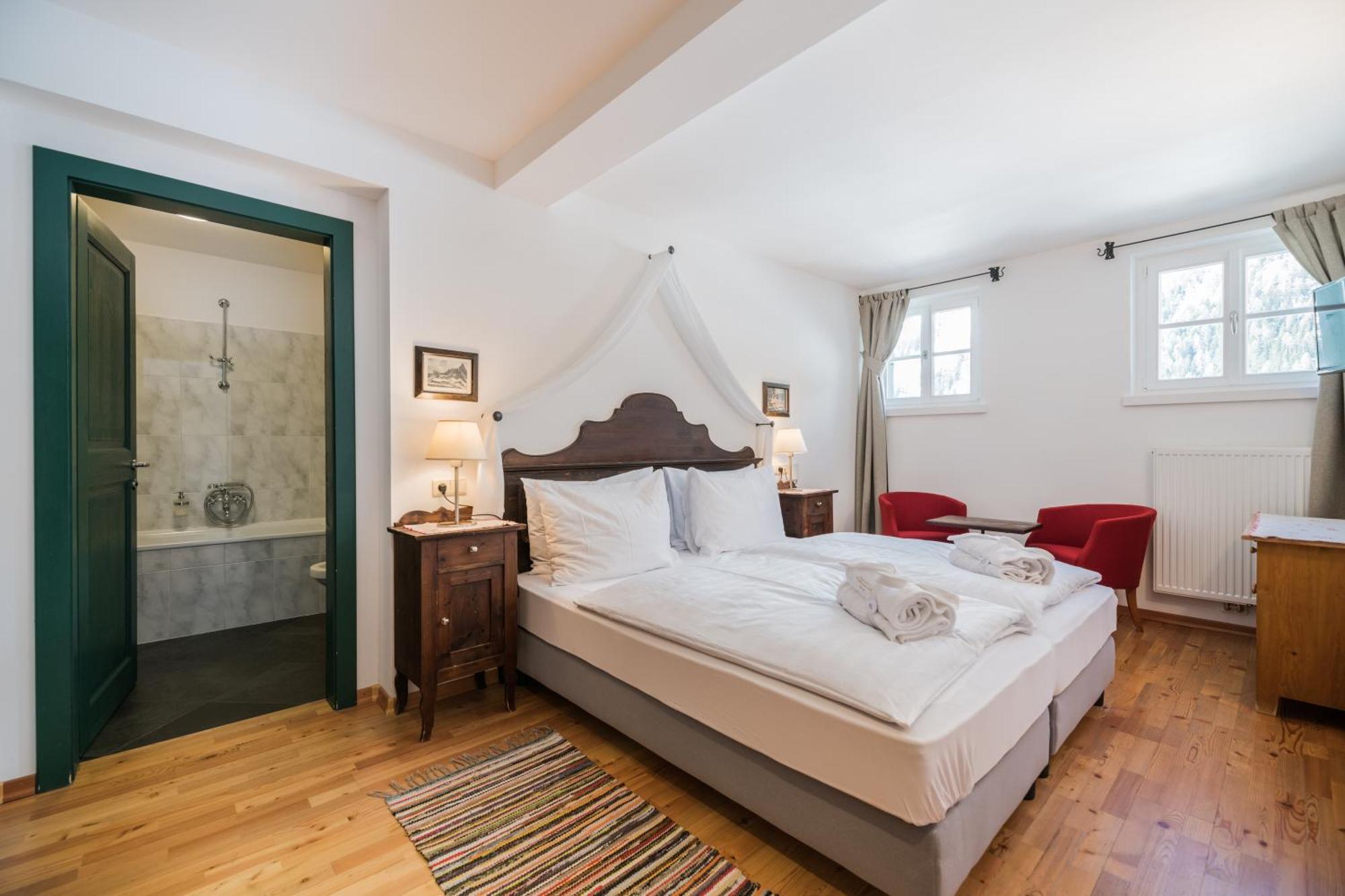 Hotel Dolomitenhof & Chalet Alte Post Сесто Экстерьер фото
